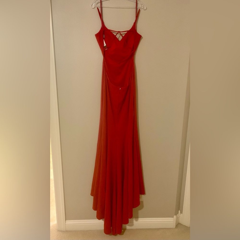Stunning Red La Femme Formal/Prom gown. Size 8. NWT never worn. - Picture 4 of 7